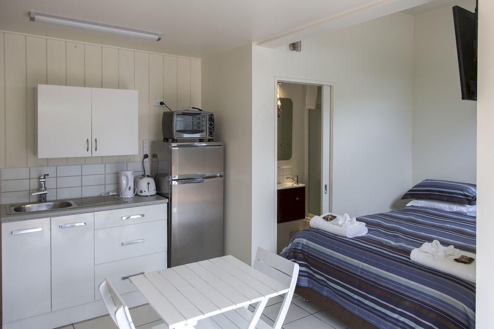 Le Chalet Waiheke Apartments Ostend Εξωτερικό φωτογραφία
