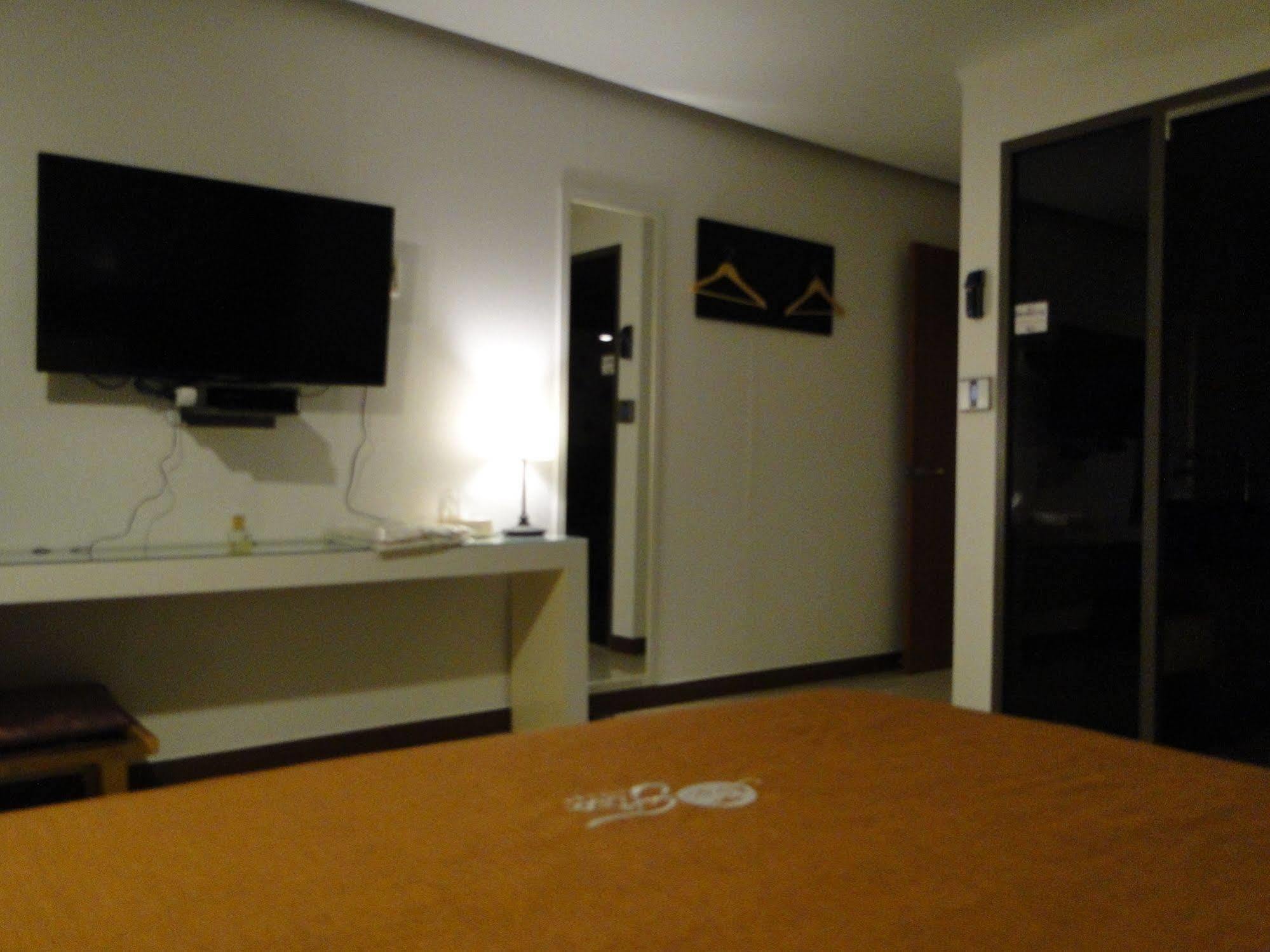 Le Chalet Waiheke Apartments Ostend Εξωτερικό φωτογραφία