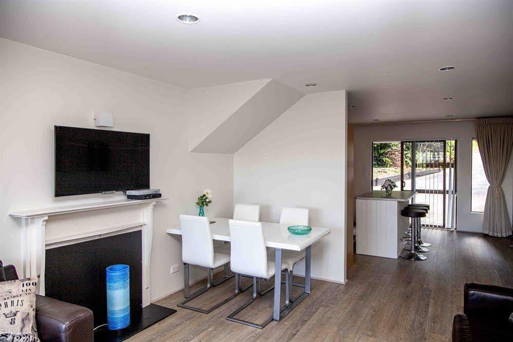 Le Chalet Waiheke Apartments Ostend Εξωτερικό φωτογραφία