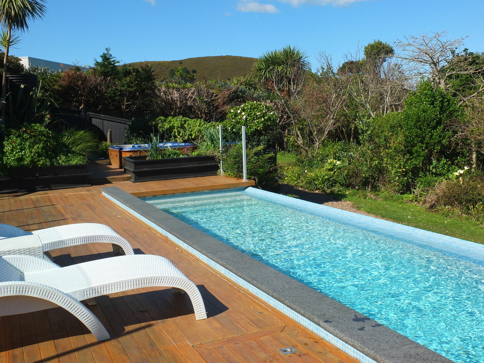 Le Chalet Waiheke Apartments Ostend Εξωτερικό φωτογραφία
