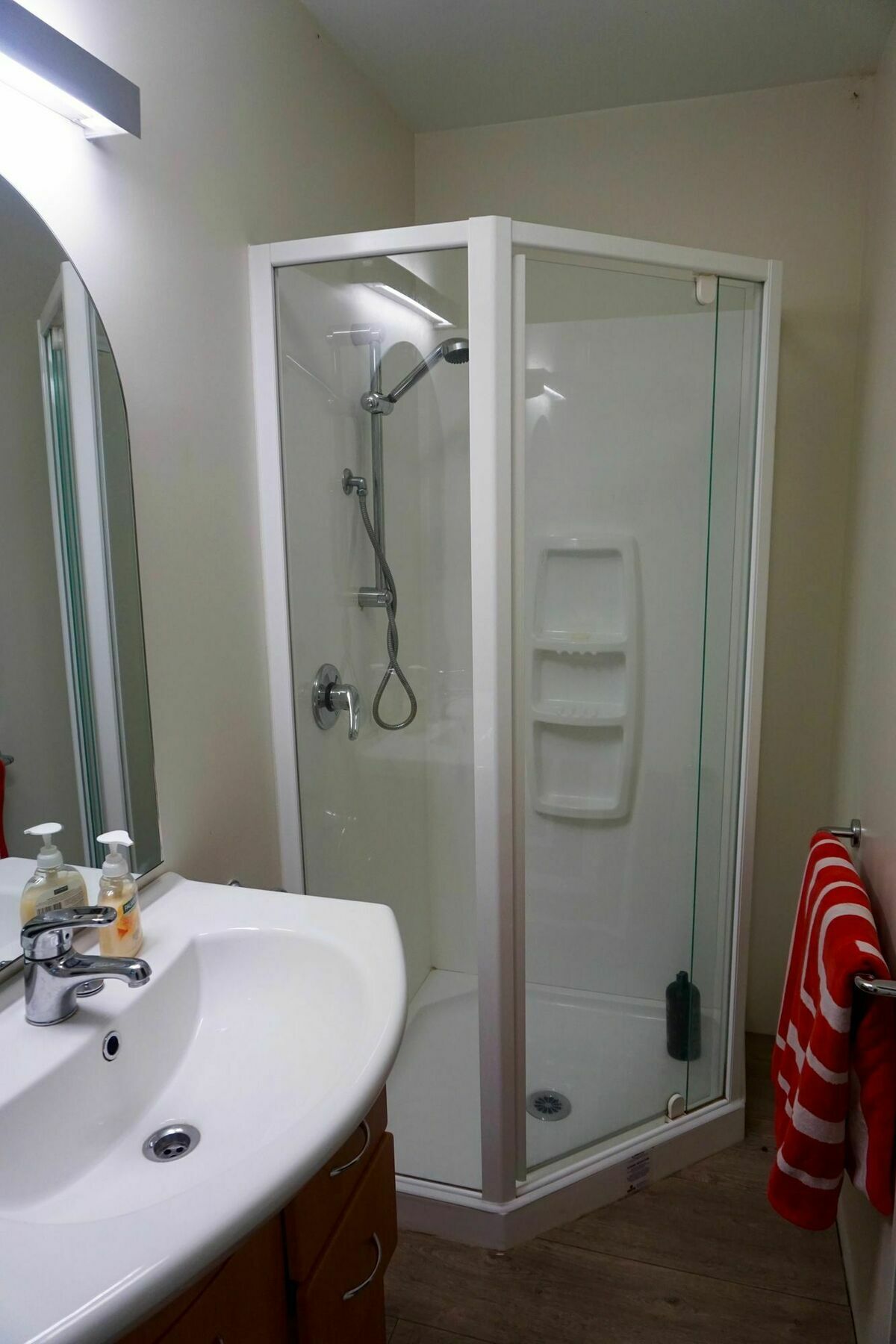 Le Chalet Waiheke Apartments Ostend Εξωτερικό φωτογραφία