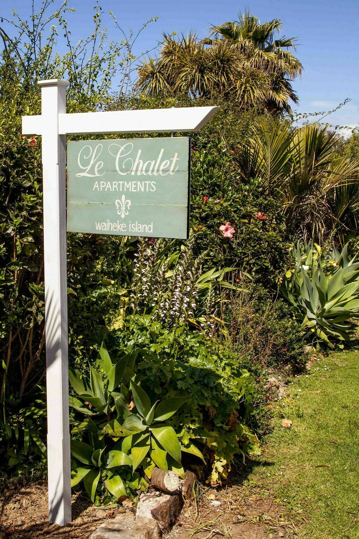 Le Chalet Waiheke Apartments Ostend Εξωτερικό φωτογραφία